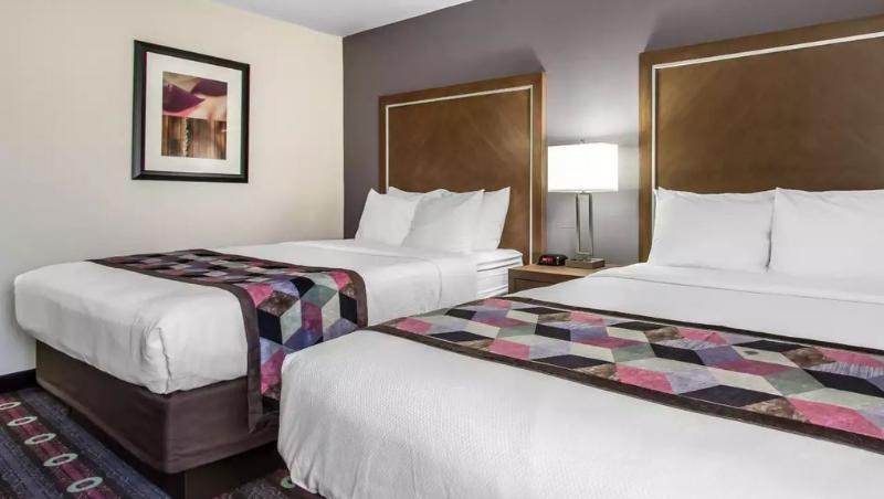 Holiday Inn Express & Suites Tulsa East - Catoosa, An Ihg Hotel Exterior photo
